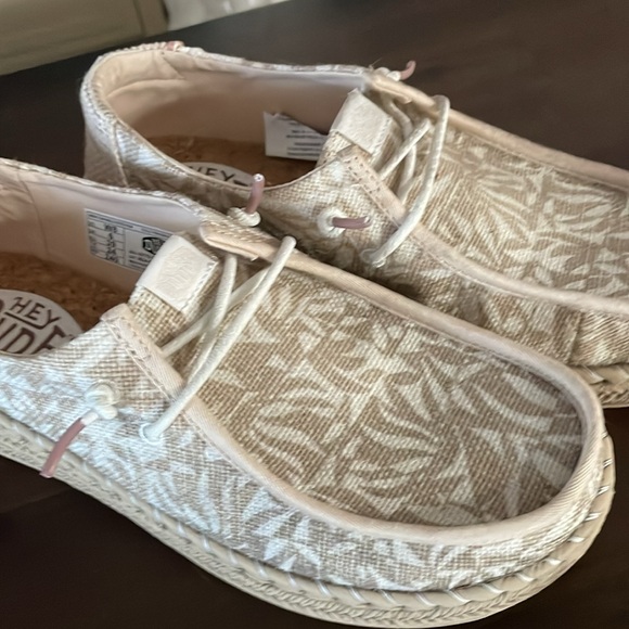 Hey Dude
Wendy flat espadrilles - Picture 4 of 6